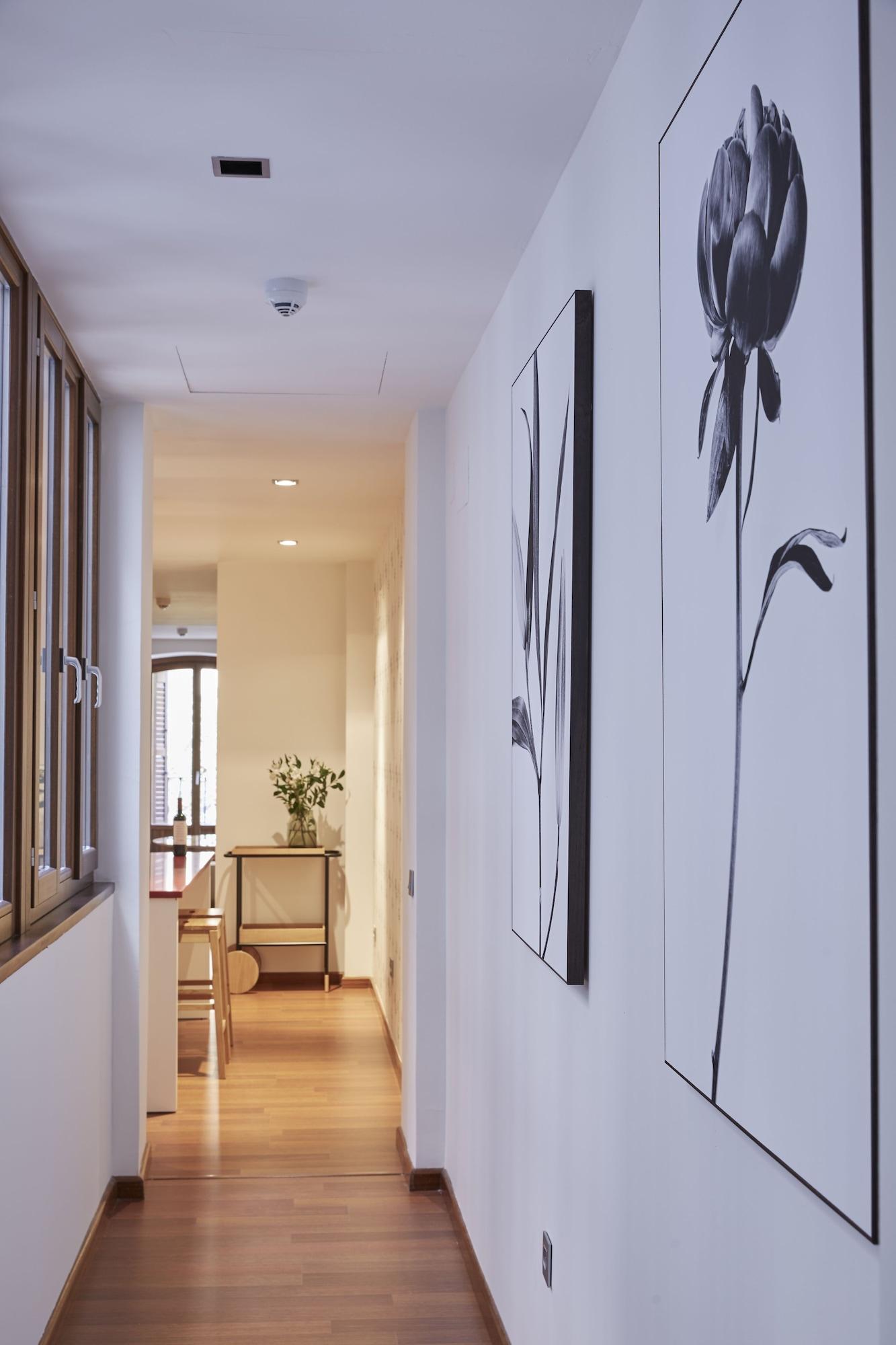 60 Balconies Design Apartment Мадрид Екстериор снимка