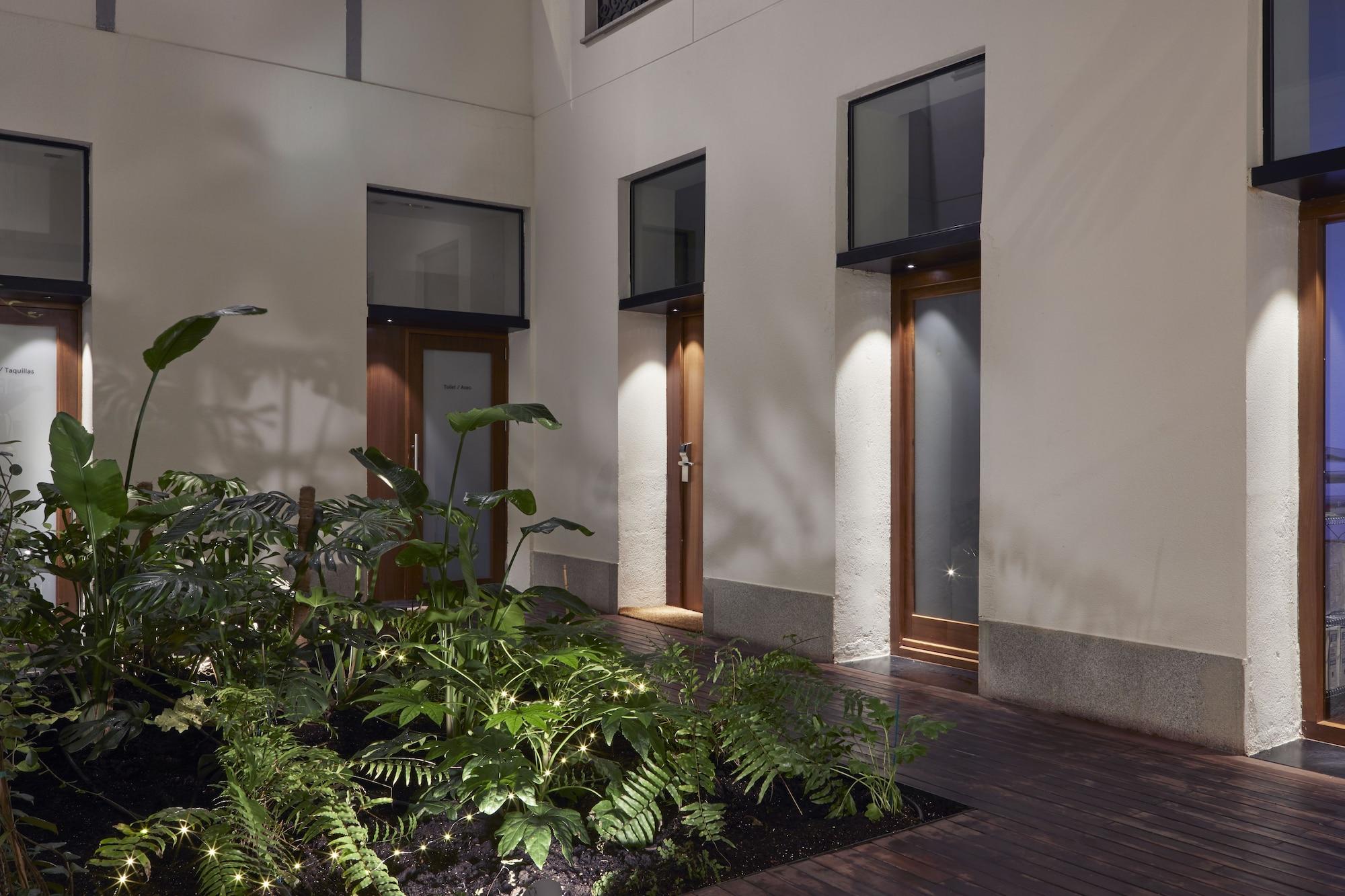 60 Balconies Design Apartment Мадрид Екстериор снимка