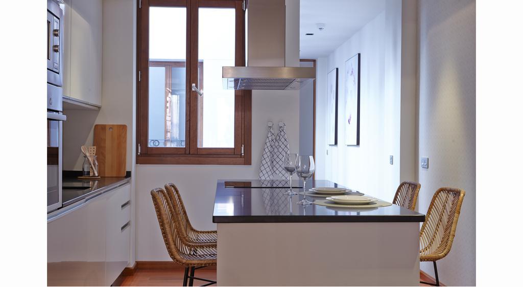 60 Balconies Design Apartment Мадрид Екстериор снимка