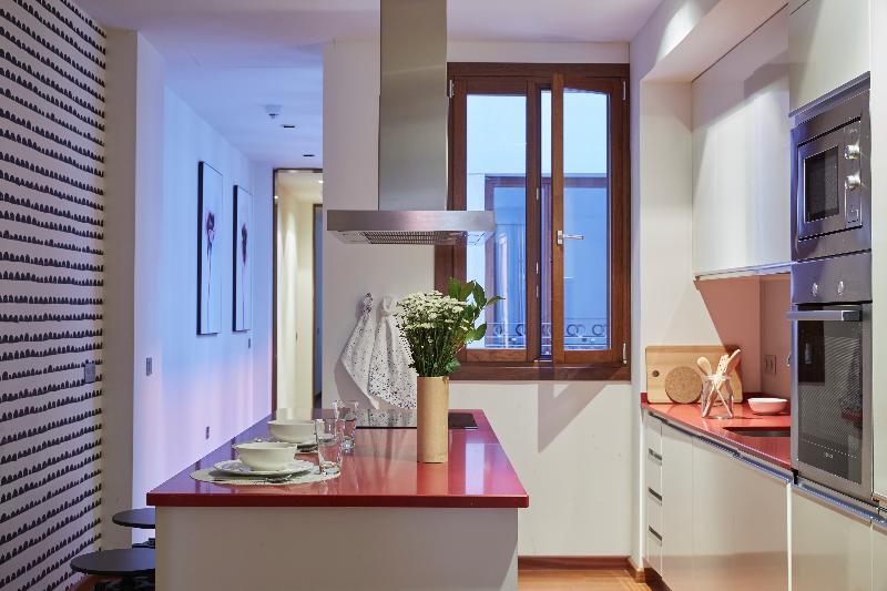 60 Balconies Design Apartment Мадрид Екстериор снимка